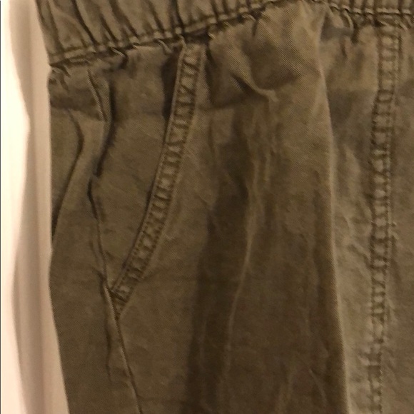 Pull on short shorts - Picture 2 of 3